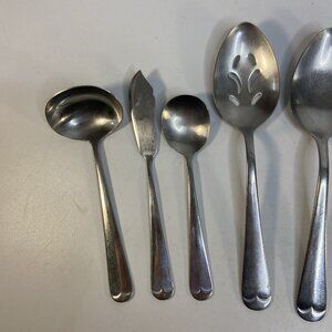 Main Course Korea Stainless Flatware Pattern MNF3 8 Piece Serving Set Silverware